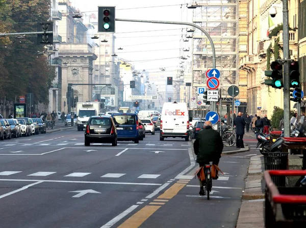 Милан Италия Октября 2017 Года Запоминающееся Представление Велосипедиста Велосипедной Дорожке — стоковое фото