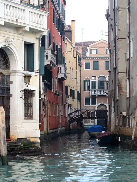 Venedig Italien Dezember 2018 Eindrucksvolles Bild Der Verkürzung Eines Kanals — Stockfoto