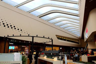 İtalya - Milano, 14 Nisan 2018 Milano Hayat Alışveriş Bölgesi gökdelenli ve saraylı Milano Şehri Hayat Alışveriş Bölgesi 'ni hayal edin.