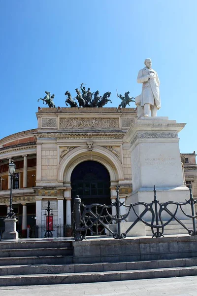 Palermo Olaszország 2019 Szeptember Politeama Színház Felidéző Képe Belvárosban Egy — Stock Fotó