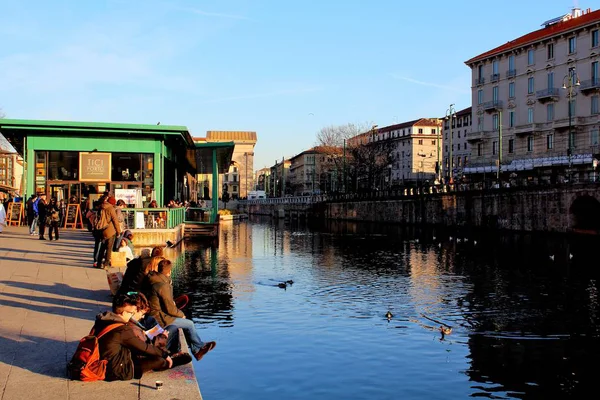 Milão Itália Janeiro 2017 Naviglio Grande Assombração Boêmia Cidade Cheia — Fotografia de Stock