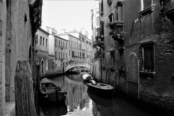 Veneza Itália Dezembro 2018 Evocativa Imagem Preto Branco Típico Canal — Fotografia de Stock