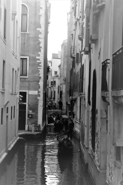 Venecia Italia Diciembre 2018 Evocadora Imagen Blanco Negro Estrecho Paso — Foto de Stock