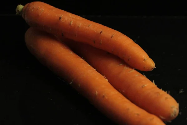 Poivrons Colorés Sur Fond Noir — Photo