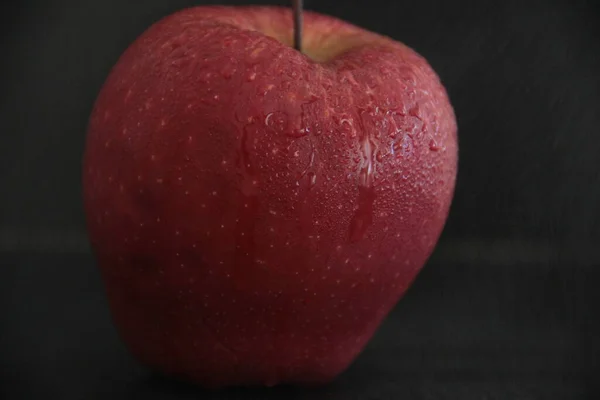Органічні Яблука Чорному Фоні — стокове фото