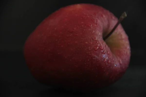 Органічні Яблука Чорному Фоні — стокове фото