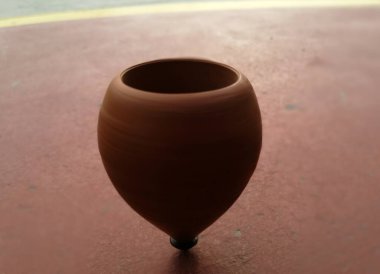 Zeminde dönerken ahşap kaplama