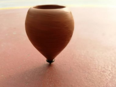 Zeminde dönerken ahşap kaplama