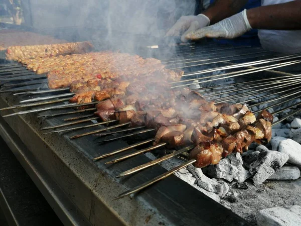 Cozinhar Kebabs Adana Grelha Estilo Restaurante — Fotografia de Stock