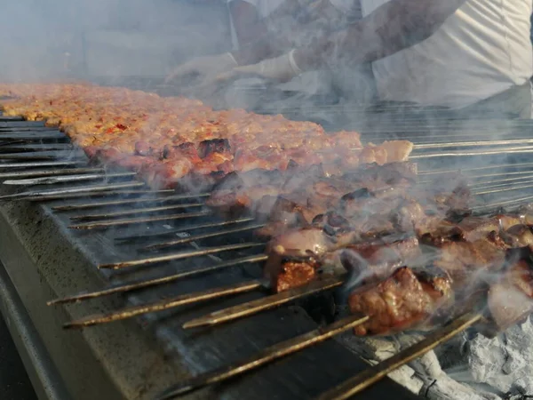 Cuisiner Des Kebabs Adana Sur Gril Style Restaurant — Photo