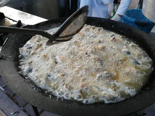 Patatine Fritte Pesce Alle Acciughe Nella Padella — Foto Stock