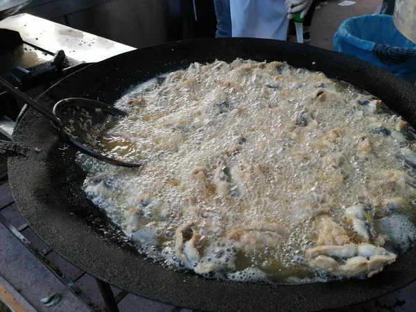 Patatine Fritte Pesce Alle Acciughe Nella Padella — Foto Stock