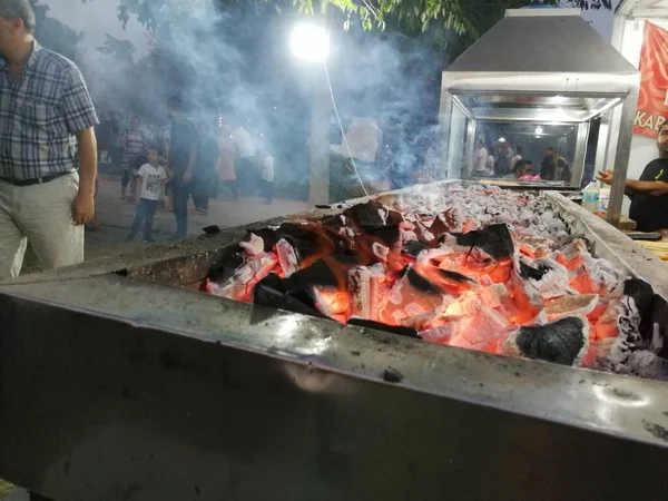 Cocinar Kebabs Adana Parrilla Estilo Restaurante —  Fotos de Stock