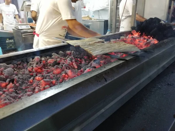 Restoran Usulü Izgarada Adana Kebabı Pişiriyorum — Stok fotoğraf