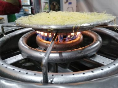 Hatay usulü peynirli kunefe.