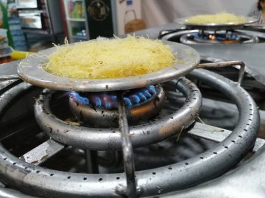 Hatay usulü peynirli kunefe.