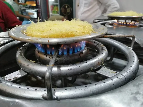 Lezat Hatay Gaya Keju Kunefe — Stok Foto