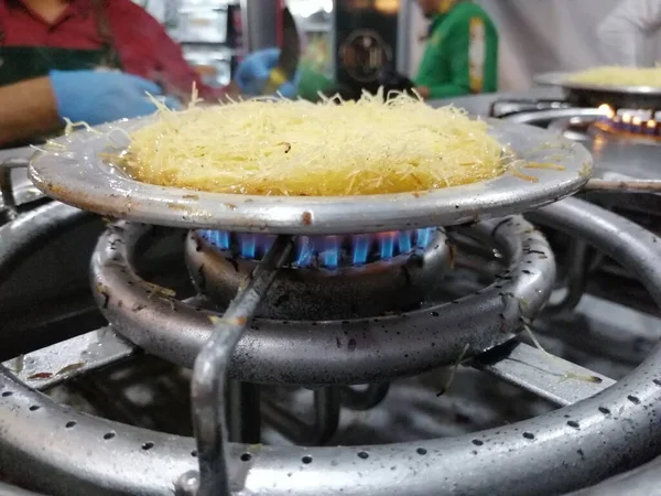 Lezat Hatay Gaya Keju Kunefe — Stok Foto