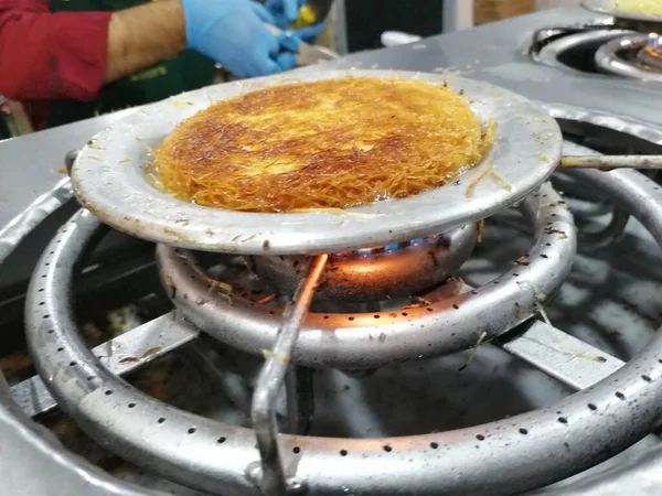 Lezat Hatay Gaya Keju Kunefe — Stok Foto