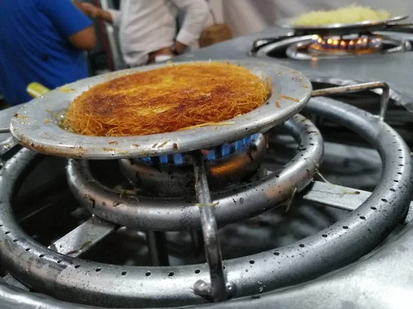 Lezat Hatay Gaya Keju Kunefe — Stok Foto