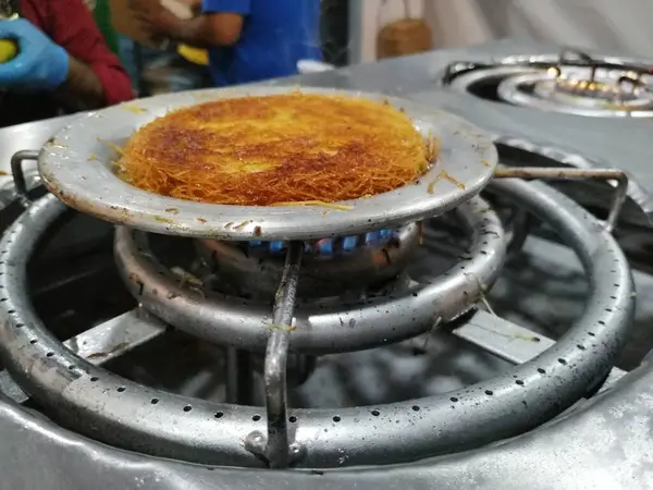 Finom Hatay Stílusú Sajt Kunefe — Stock Fotó