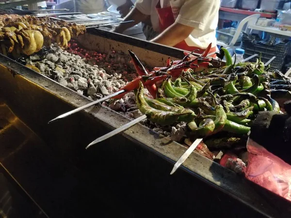 Cocinar Kebabs Adana Parrilla Estilo Restaurante —  Fotos de Stock