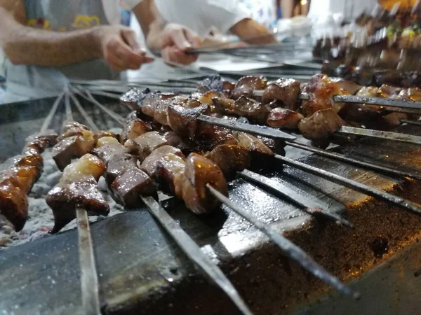 Shashlik Preparándose Una Parrilla Barbacoa Sobre Carbón Vegetal Shashlik Shish —  Fotos de Stock