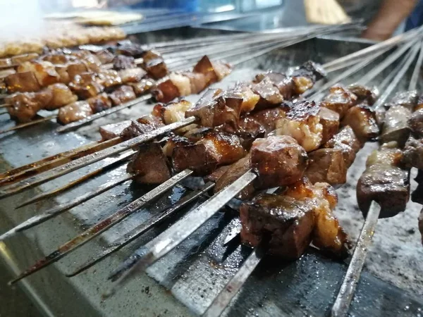 Shashlik Grillezésre Készül Faszén Felett Shashlik Vagy Shish Kebab Népszerű — Stock Fotó