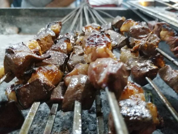 Shashlik Preparando Churrasco Sobre Carvão Vegetal Shashlik Shish Kebab Popular — Fotografia de Stock