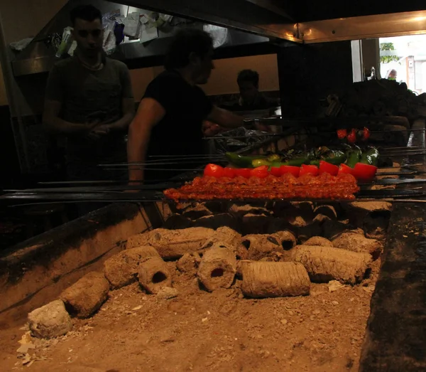 Délicieux Kebab Adana Sur Gril — Photo