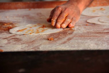 Fırında pişmiş lahana çok lezzetli.