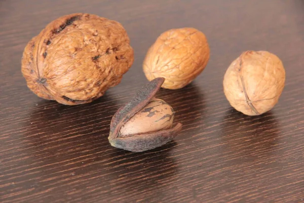Organic Fresh Delicious Nuts — Stock Photo, Image
