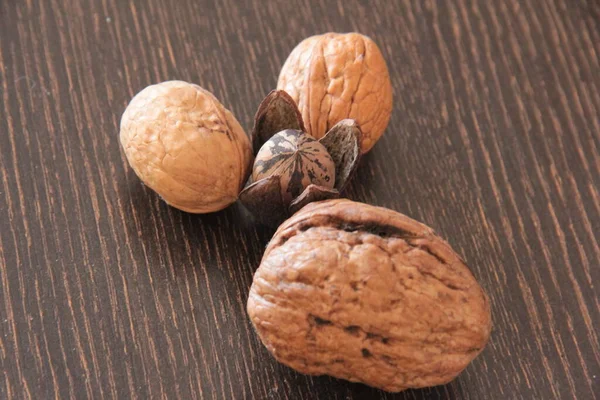 Органические Свежие Вкусные Орехи — стоковое фото