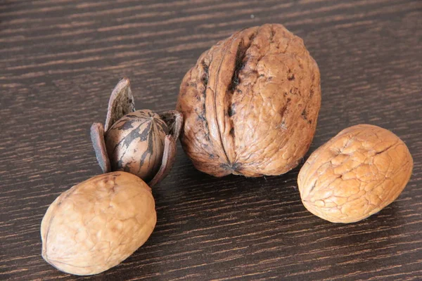 Organic Fresh Delicious Nuts — Stock Photo, Image