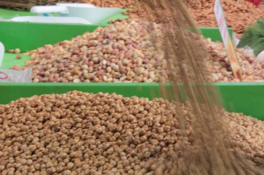 organik, taze ve lezzetli fındıklar