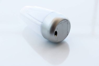 Modern, şık ve şık mücevherler.