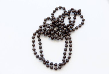 Modern, şık ve şık mücevherler.