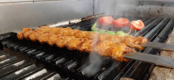 Delicioso Kebab Adana Saladas — Fotografia de Stock