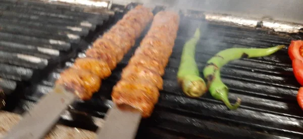 Pyszne Kebab Adana Sałatki — Zdjęcie stockowe