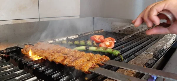 Pyszne Kebab Adana Sałatki — Zdjęcie stockowe