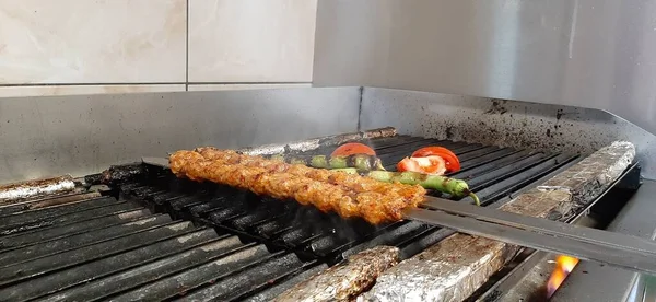 Delicioso Kebab Adana Saladas — Fotografia de Stock