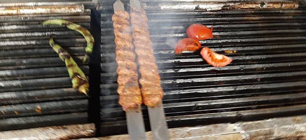 Delicioso Kebab Adana Saladas — Fotografia de Stock