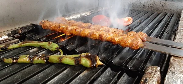 Delicioso Kebab Adana Saladas — Fotografia de Stock