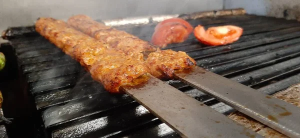 Délicieux Kebab Adana Salades — Photo