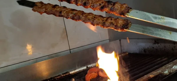 Delizioso Kebab Insalate Adana — Foto Stock