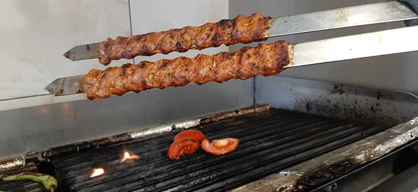 Delicioso Kebab Adana Saladas — Fotografia de Stock