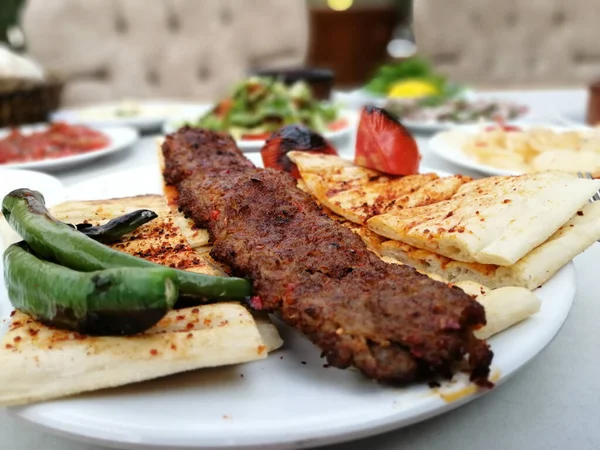 Delicious Adana Kebab Salads — Stock Photo, Image