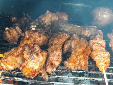 Lezzetli Adana kebabı ve salata