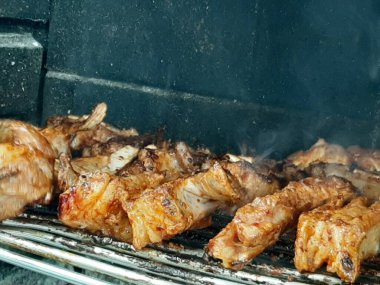 Lezzetli Adana kebabı ve salata