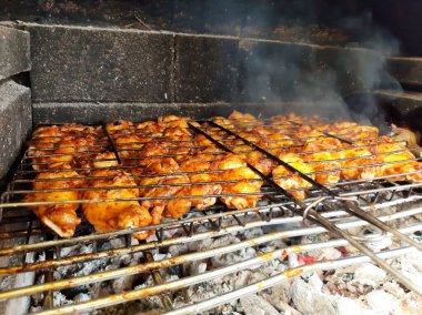 Lezzetli Adana kebabı ve salata